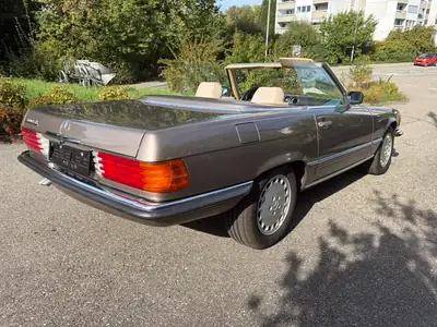 Mercedes-Benz SL 300 1987 — Cabriolet iconique, restauration moteur & carrosserie — detail