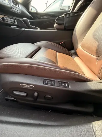 Opel Insignia 2.0 T Excellence AWD — Berline premium 4x4, 77'000 km seulement — detail