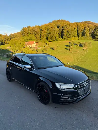 Audi S3 Sportback Quattro 2.0L — Performance 310 ch, finition premium noir — vista esterna