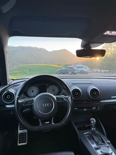 Audi S3 Sportback Quattro 2.0L — Performance 310 ch, finition premium noir — Miniatura 10