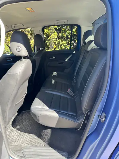 VW Amarok 3.0 TDI Aventura 4Motion — Pick-up robuste, 224 ch et 4x4 intégral — Miniature 8