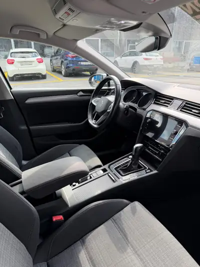 VW Passat 1.5 TSI Business DSG — Break polyvalent, 115'000 km, sans sinistre — intérieur