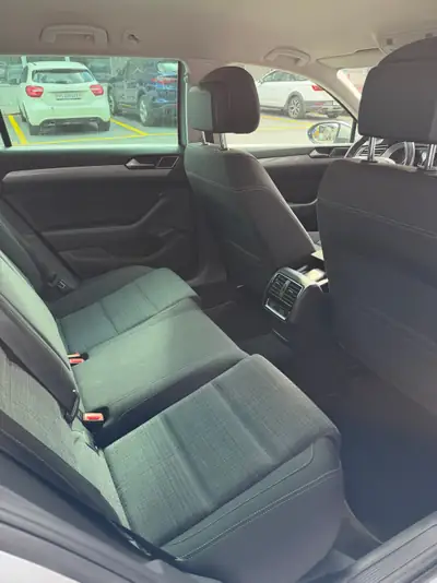 VW Passat 1.5 TSI Business DSG — Break polyvalent, 115'000 km, sans sinistre — tableau de bord