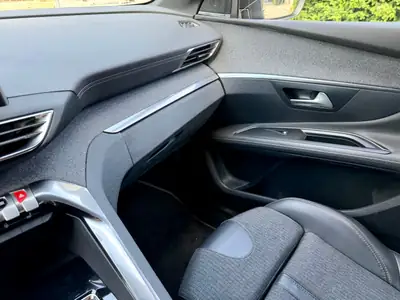 Peugeot 3008 1.6 THP GT Line — SUV dynamique, 74 000 km, rouge élégant — Miniature 7