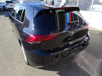 VW Golf 1.0 eTSI mHEV ACTLife DSG — Hybride léger, économique et sans sinistre — Seitenansicht