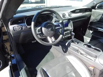 Ford Mustang Fastback 5.0 V8 GT — Muscle car américaine, 451 ch, échappement sport — Miniatur 8