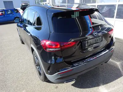 Mercedes-Benz GLA 200 AMG Line — Élégance urbaine et performance maîtrisée — fianco
