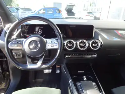 Mercedes-Benz GLA 200 AMG Line — Élégance urbaine et performance maîtrisée — Miniatura 9
