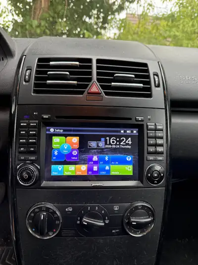 Mercedes-Benz Classe A 200 Avantgarde — Berline compacte premium, automatique CVT — détail