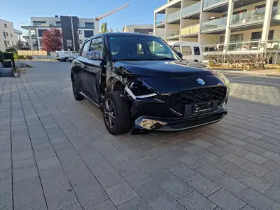 Suzuki Swift 1.2 Compact Top 1st Edition — Citadine agile et efficace, très faible kilométrage — côté