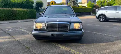 Mercedes-Benz E 280 W124 Mopf — Berline prestige des années 90, toit ouvrant panoramique — Miniatura 8