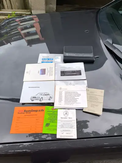 Mercedes-Benz E 280 W124 Mopf — Berline prestige des années 90, toit ouvrant panoramique — Miniatura 18