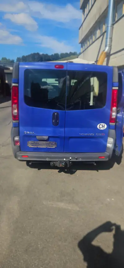 Opel Vivaro 2.0 CDTI — Utilitaire fiable, parfait pour professionnels et artisans — tableau de bord