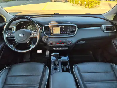 Kia Sorento 2.2 CRDi Style — SUV 7 places robuste, diesel économique et entretenu — Miniatura 9