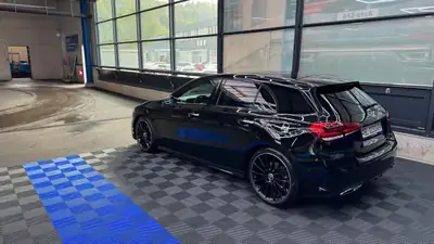 Mercedes-Benz A 250 AMG Line 4MATIC — Berline dynamique, 72 000 km, historique complet — intérieur