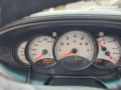 Porsche 911 Cabriolet — Un mythe décapotable, 300 ch et historique sans accident — detail