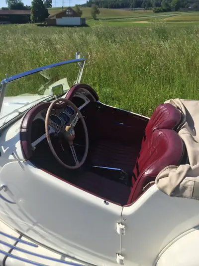 MG TF 1500 — Cabriolet British Iconic, Blanc Pur & Intérieur Bordeaux — arrière