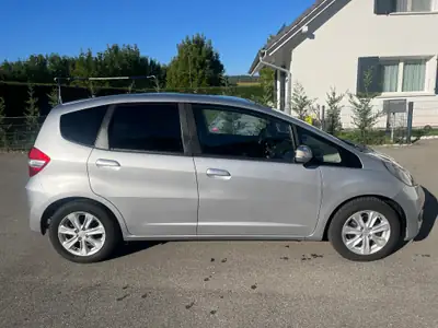 Honda Jazz 1.4i Comfort Plus — Citadine pratique et fiable, sans accident — vista posteriore