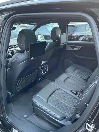 Audi SQ7 4.0 V8 TDI Quattro — SUV 7 places, 520 ch et transmission automatique — intérieur