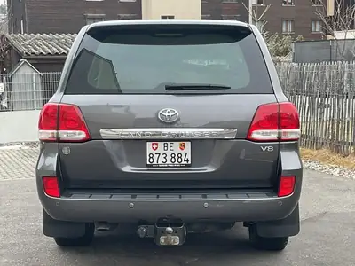 Toyota Land Cruiser 4.5 D-4D V8 — Légendaire 7 places, motorisation prestigieuse — Miniature 9