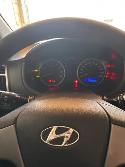 Hyundai i20 1.2 Comfort — Citadine fiable, accident-free et sobre en consommation — dashboard