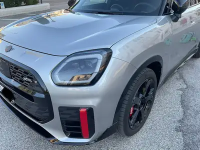MINI Countryman 2.0i John Cooper Works ALL4 — SUV compacte haute performance, 36 000 km — rear view