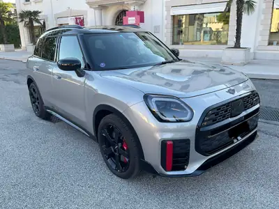 MINI Countryman 2.0i John Cooper Works ALL4 — SUV compacte haute performance, 36 000 km — exterior view