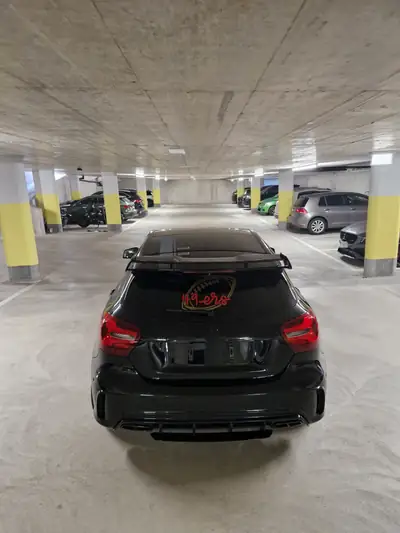 Mercedes-Benz A 45 AMG 4MATIC — Performance 381 ch, 4x4 intégral, kilométrage modéré — cruscotto
