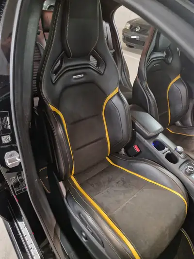 Mercedes-Benz A 45 AMG 4MATIC — Performance 381 ch, 4x4 intégral, kilométrage modéré — Miniatura 9