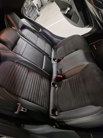 Mercedes-Benz A 45 AMG 4MATIC — Performance 381 ch, 4x4 intégral, kilométrage modéré — Miniatura 10