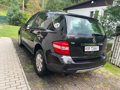 Mercedes-Benz ML 320 CDI 4MATIC — SUV premium diesel, 167'000 km, état impeccable — vista posteriore