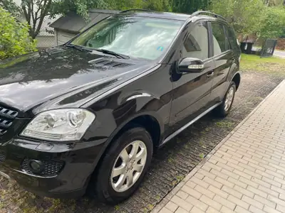 Mercedes-Benz ML 320 CDI 4MATIC — SUV premium diesel, 167'000 km, état impeccable — fianco