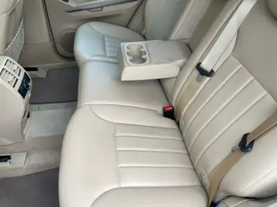 Mercedes-Benz ML 320 CDI 4MATIC — SUV premium diesel, 167'000 km, état impeccable — Miniatura 16