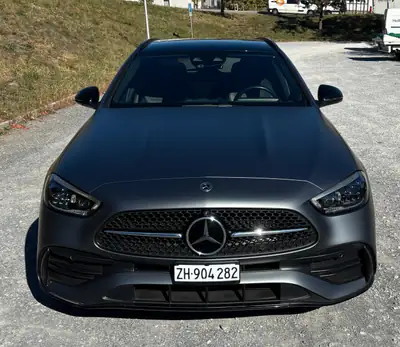 Mercedes-Benz C 300 AMG Line 4Matic — Break sportif, hybride léger et 4 roues motrices — side view