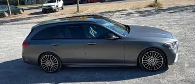 Mercedes-Benz C 300 AMG Line 4Matic — Break sportif, hybride léger et 4 roues motrices — interior