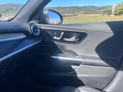 Mercedes-Benz C 300 AMG Line 4Matic — Break sportif, hybride léger et 4 roues motrices — Thumbnail 8
