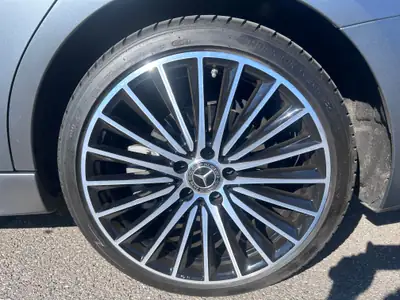 Mercedes-Benz C 300 AMG Line 4Matic — Break sportif, hybride léger et 4 roues motrices — Thumbnail 10