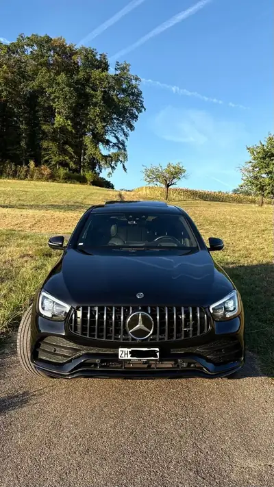 Mercedes-Benz GLC 300 — SUV hybride MHEV, 258 ch et équipement AMG — vue extérieure