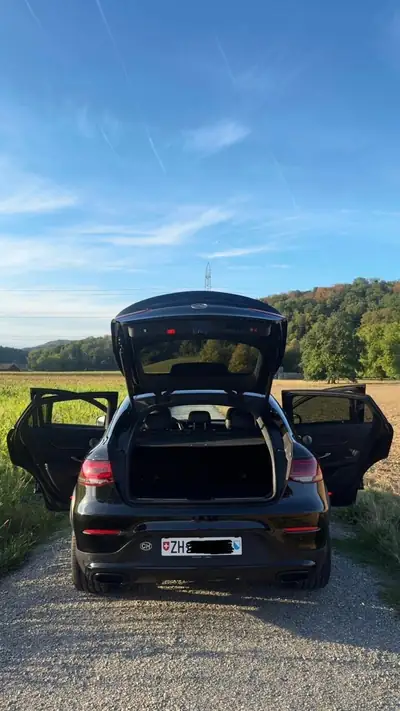 Mercedes-Benz GLC 300 — SUV hybride MHEV, 258 ch et équipement AMG — intérieur