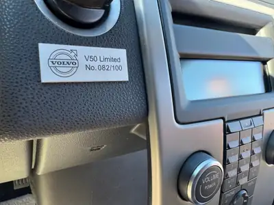 Volvo V50 2.5 T5 Momentum AWD — Break sportif 230 ch, transmission intégrale — Thumbnail 9