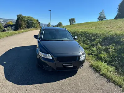 Volvo V50 2.5 T5 Momentum AWD — Break sportif 230 ch, transmission intégrale — Thumbnail 12