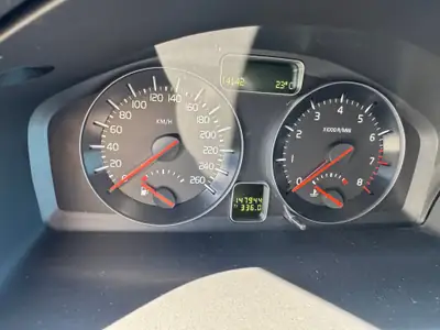 Volvo V50 2.5 T5 Momentum AWD — Break sportif 230 ch, transmission intégrale — Thumbnail 17