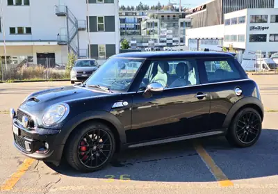 MINI Cooper S John Cooper Works — 211 ch sportive, révisions complètes — Seitenansicht