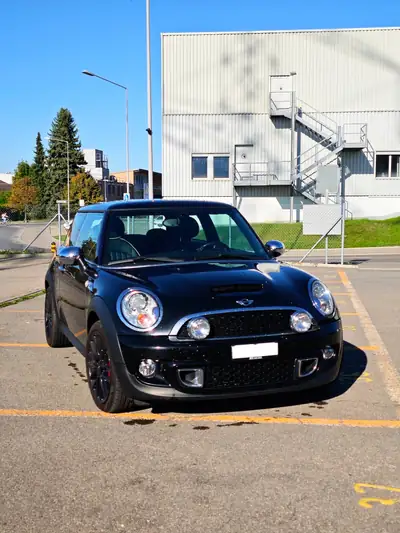 MINI Cooper S John Cooper Works — 211 ch sportive, révisions complètes — Innenraum
