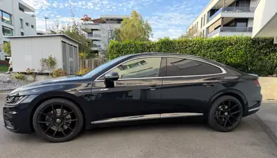 Volkswagen Arteon 2.0 TDI 240 Elegance — Berline premium diesel, transmission DSG — fianco