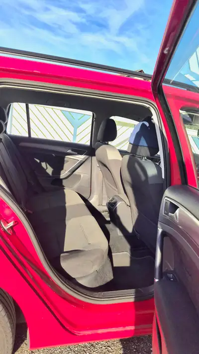 VW Golf 1.6 TDI BlueMotion — Break économique et fiable, grand entretien effectué — détail