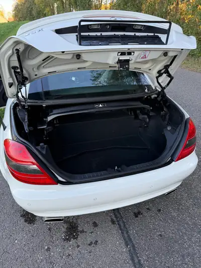 Mercedes-Benz SLK 200 Kompressor — Cabriolet sportif, moteur suralimenté, entretien optimal — arrière
