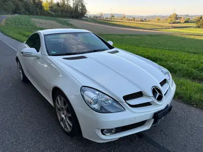 Mercedes-Benz SLK 200 Kompressor — Cabriolet sportif, moteur suralimenté, entretien optimal — intérieur