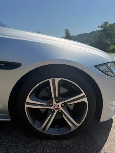 Jaguar XF 2.0 D 240 R-Sport AWD — Berline premium diesel, 69 000 km seulement — détail