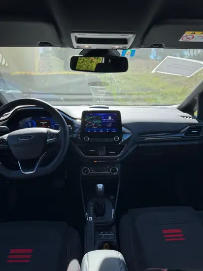 Ford Fiesta 1.0 EcoBoost Hybrid ST-Line X — Citadine écologique avec technologie hybride et équipements premium — Thumbnail 7